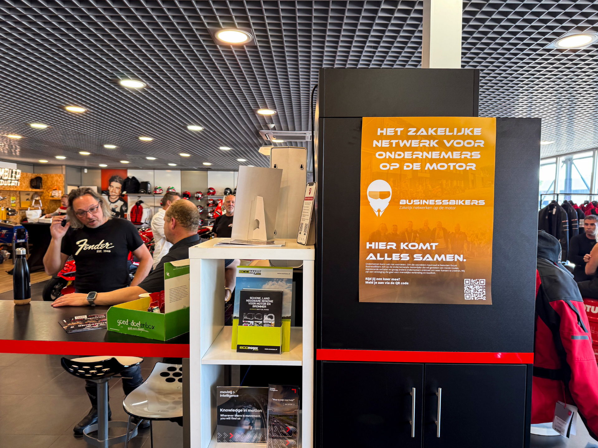 BusinessBikers-poster bij een motordealer